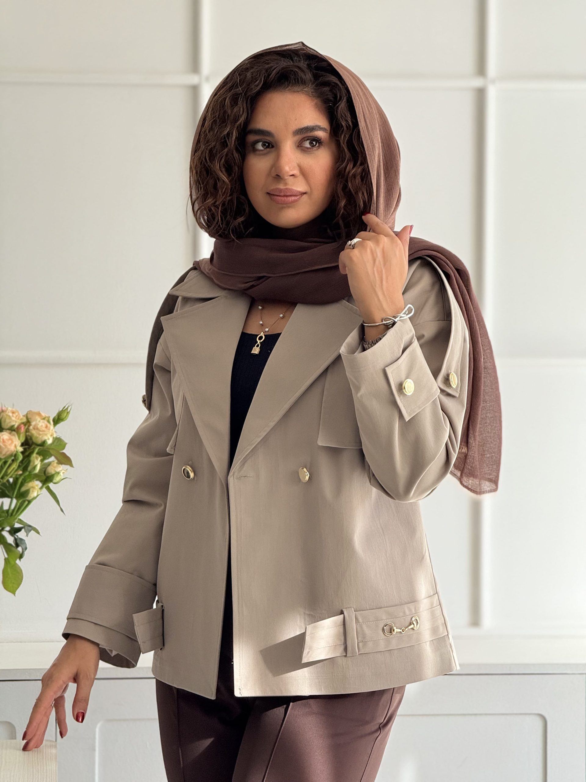 ترنچ کت زنانه short rainy | زنیر - Image 10