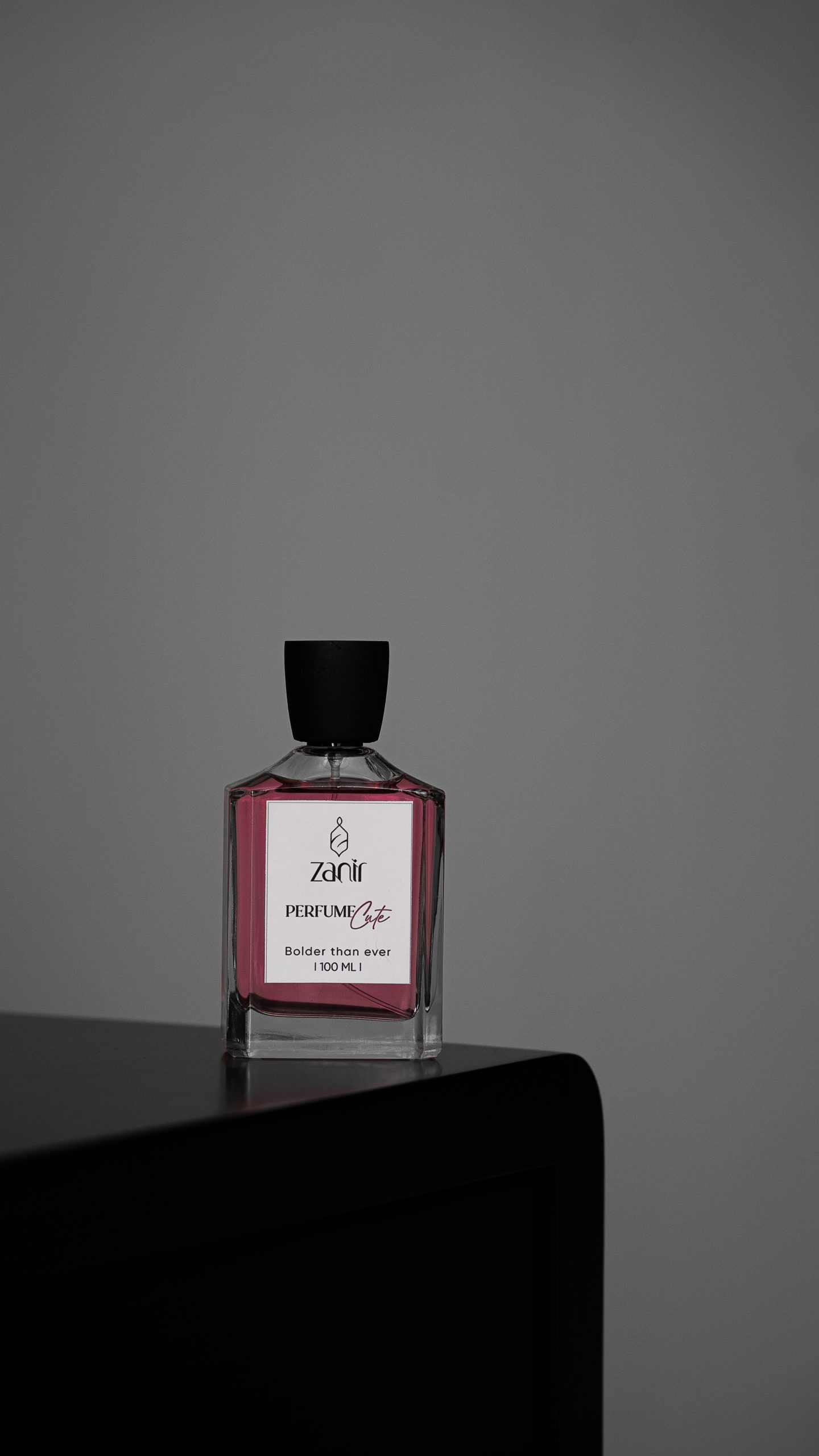 عطر زنانه کیوت | زنیر